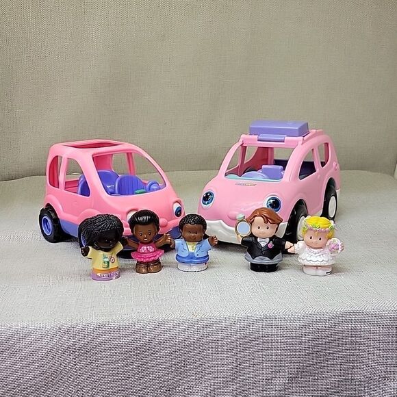 2009 FISHER PRICE Musical Pink LITTLE PEOPLE Car Mini Van SUV - Picture 1 of 12
